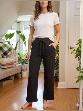 Amour Vert Black Ribbed Drawstring Lounge Pants
